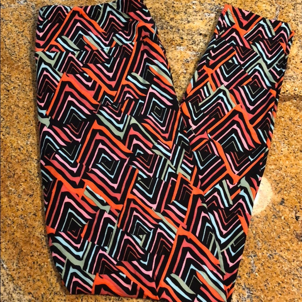 LuLaRoe Tall & Curvy Multi Colored Leggings